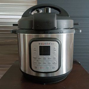Instant Pot Aura 10-in-1 Multicooker Slow Cooker, 10 One-Touch Programs, 6 Qt, S